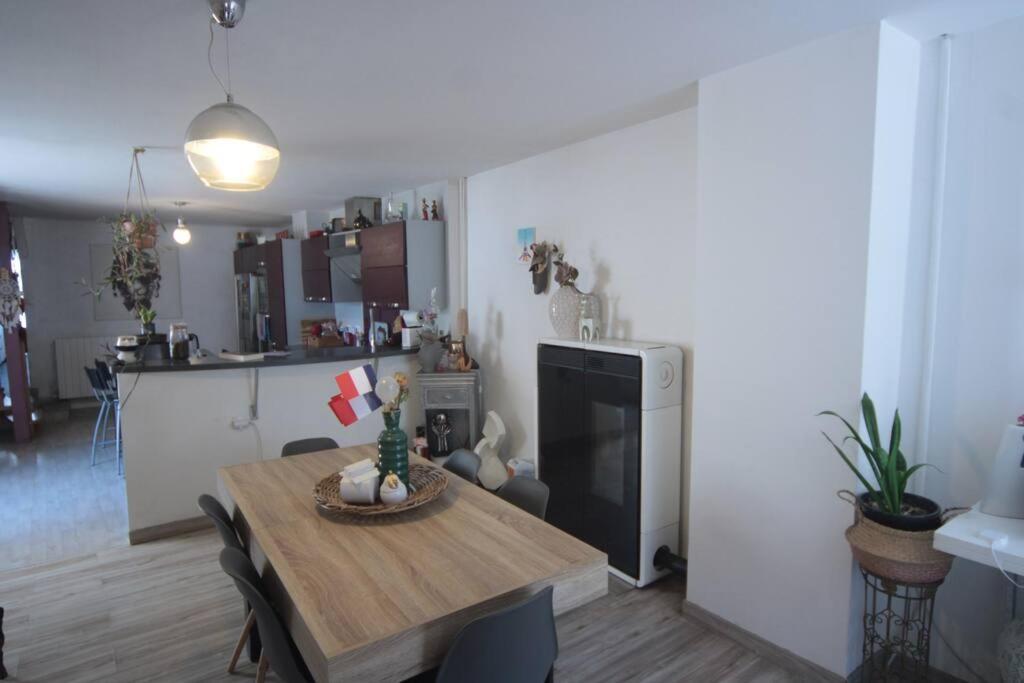 Vic-sur-Seille Appartement 90 M2 מראה חיצוני תמונה